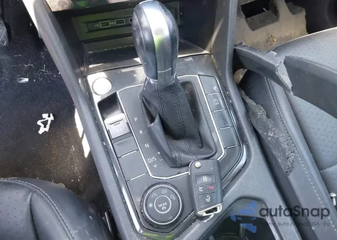 2019 Volkswagen Tiguan 2.0T Se/2.0T Sel/2.0T Sel R-Line/2.0T Sel R-Line Black z USA, uszkodzony, nr VIN 3VV2B7AX5KM045850